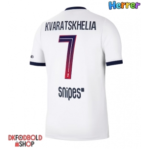 Paris Saint-Germain Khvicha Kvaratskhelia #7 Udebanetrøje 2026-27 Kort ærmer Paris Saint-Germain Khvicha Kvaratskhelia #7 Udebanetrøje 2026-27 Kort ærmer